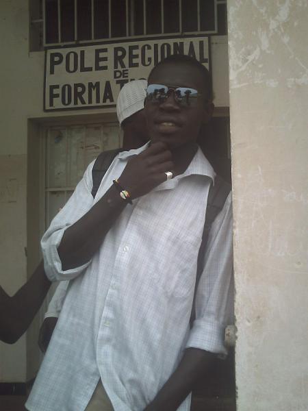 E LAY