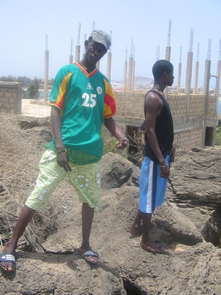 2 mc from 2Bêdaxé Cr3w Di$$ n Malakal'rap